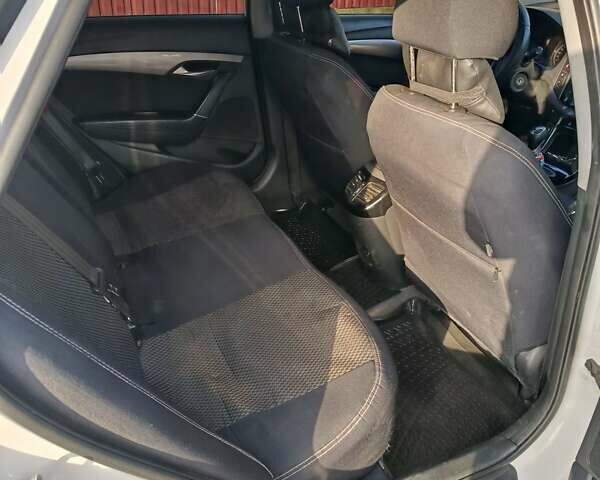 Білий Хендай і40, об'ємом двигуна 1.7 л та пробігом 333 тис. км за 8150 $, фото 12 на Automoto.ua