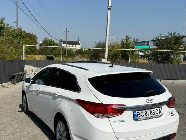 Белый Хендай и40, объемом двигателя 1.7 л и пробегом 266 тыс. км за 8600 $, фото 20 на Automoto.ua