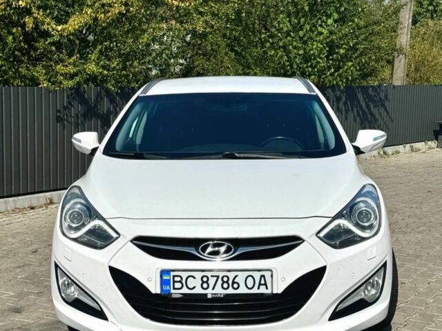 Белый Хендай и40, объемом двигателя 1.7 л и пробегом 266 тыс. км за 8600 $, фото 1 на Automoto.ua