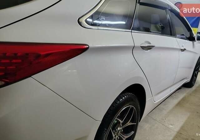 Белый Хендай и40, объемом двигателя 0 л и пробегом 295 тыс. км за 9350 $, фото 4 на Automoto.ua