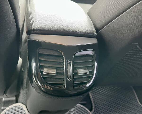 Белый Хендай и40, объемом двигателя 1.7 л и пробегом 224 тыс. км за 8900 $, фото 19 на Automoto.ua