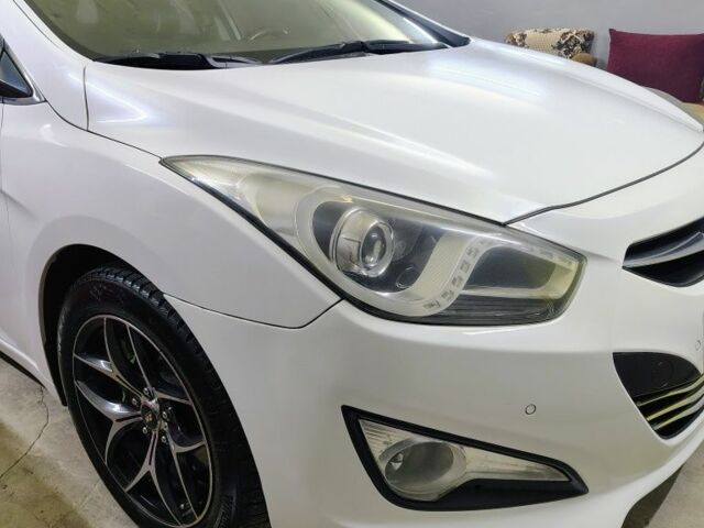 Белый Хендай и40, объемом двигателя 0 л и пробегом 293 тыс. км за 9350 $, фото 6 на Automoto.ua