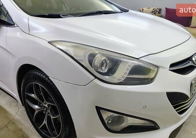 Белый Хендай и40, объемом двигателя 0 л и пробегом 295 тыс. км за 9350 $, фото 5 на Automoto.ua