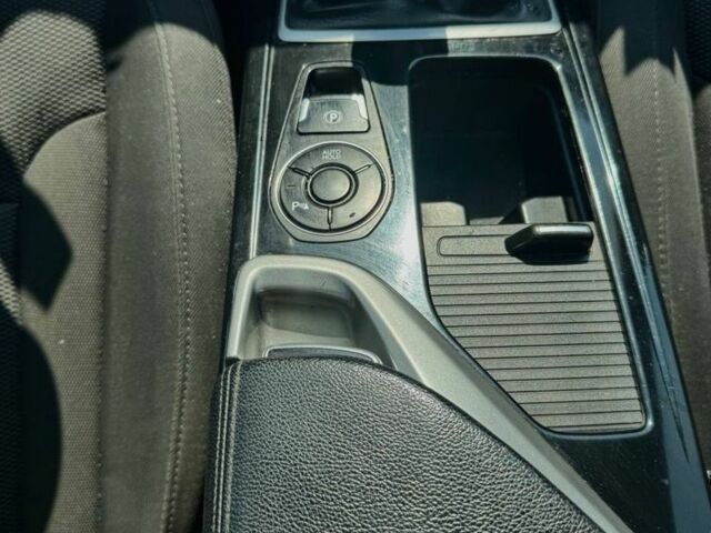 Белый Хендай и40, объемом двигателя 1.7 л и пробегом 266 тыс. км за 8600 $, фото 10 на Automoto.ua