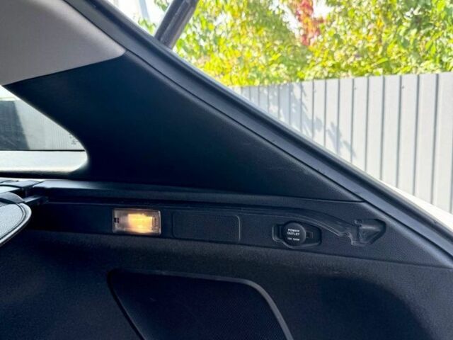 Белый Хендай и40, объемом двигателя 1.7 л и пробегом 266 тыс. км за 8600 $, фото 8 на Automoto.ua