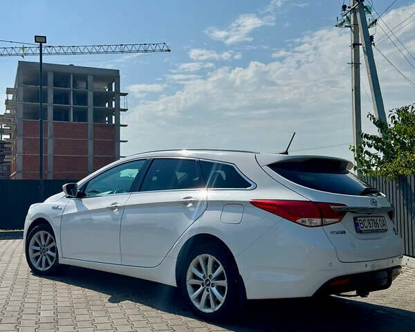 Білий Хендай і40, об'ємом двигуна 1.7 л та пробігом 266 тис. км за 9400 $, фото 5 на Automoto.ua