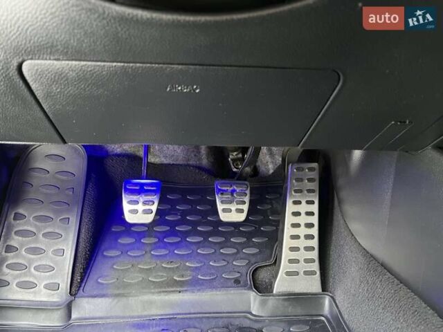 Білий Хендай і40, об'ємом двигуна 1.7 л та пробігом 290 тис. км за 9999 $, фото 31 на Automoto.ua