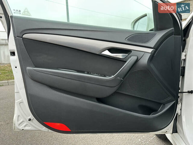 Білий Хендай і40, об'ємом двигуна 1.69 л та пробігом 184 тис. км за 11500 $, фото 16 на Automoto.ua