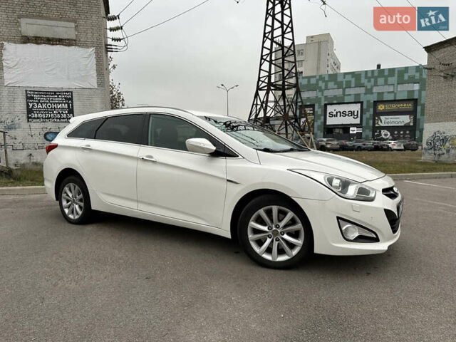 Білий Хендай і40, об'ємом двигуна 1.69 л та пробігом 184 тис. км за 11500 $, фото 1 на Automoto.ua