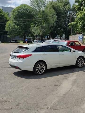 Білий Хендай і40, об'ємом двигуна 1.7 л та пробігом 270 тис. км за 9565 $, фото 3 на Automoto.ua