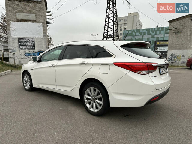 Білий Хендай і40, об'ємом двигуна 1.69 л та пробігом 184 тис. км за 11500 $, фото 3 на Automoto.ua