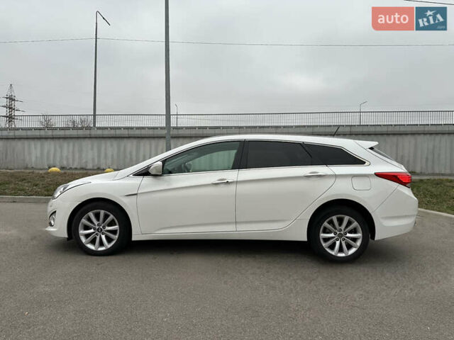 Білий Хендай і40, об'ємом двигуна 1.69 л та пробігом 184 тис. км за 11500 $, фото 5 на Automoto.ua