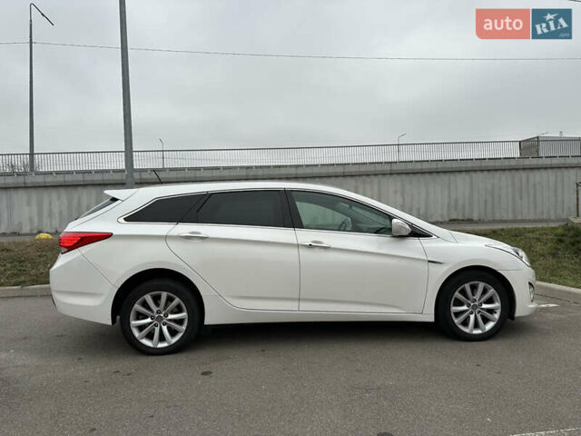 Білий Хендай і40, об'ємом двигуна 1.69 л та пробігом 184 тис. км за 11500 $, фото 4 на Automoto.ua