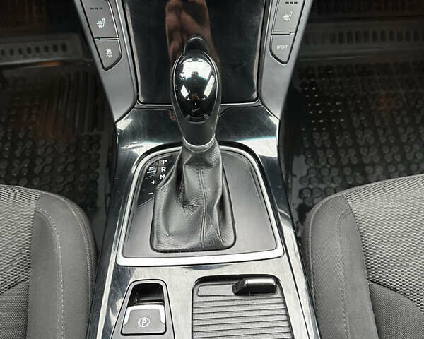 Білий Хендай і40, об'ємом двигуна 1.69 л та пробігом 184 тис. км за 11500 $, фото 11 на Automoto.ua