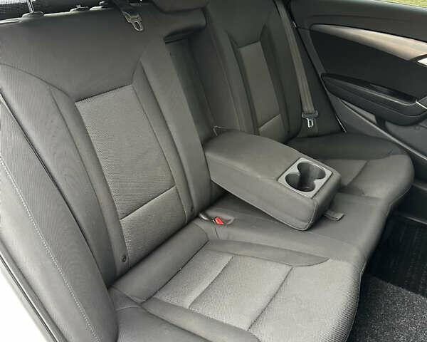 Білий Хендай і40, об'ємом двигуна 1.69 л та пробігом 184 тис. км за 11500 $, фото 25 на Automoto.ua