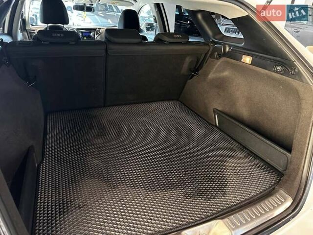 Белый Хендай и40, объемом двигателя 1.7 л и пробегом 288 тыс. км за 9300 $, фото 31 на Automoto.ua