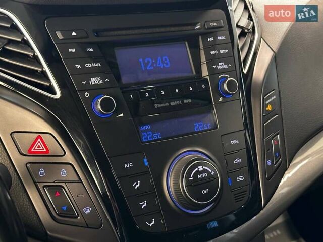 Белый Хендай и40, объемом двигателя 1.7 л и пробегом 288 тыс. км за 9300 $, фото 17 на Automoto.ua