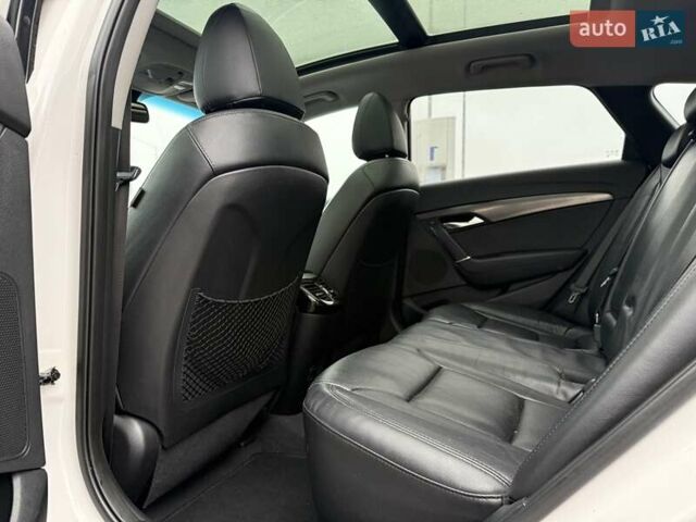 Белый Хендай и40, объемом двигателя 1.7 л и пробегом 209 тыс. км за 12500 $, фото 46 на Automoto.ua