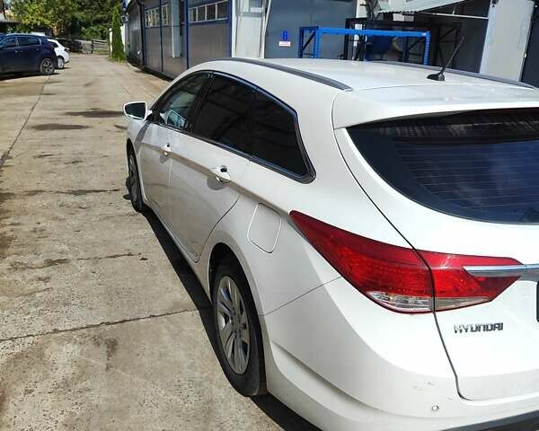 Белый Хендай и40, объемом двигателя 1.69 л и пробегом 288 тыс. км за 9500 $, фото 7 на Automoto.ua
