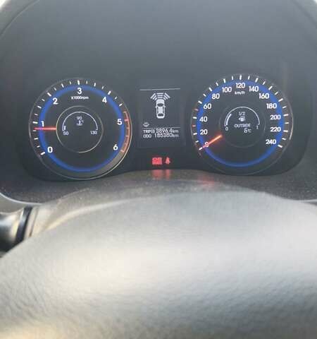 Білий Хендай і40, об'ємом двигуна 1.7 л та пробігом 185 тис. км за 10000 $, фото 8 на Automoto.ua