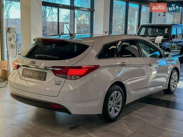 Белый Хендай и40, объемом двигателя 1.7 л и пробегом 288 тыс. км за 9300 $, фото 11 на Automoto.ua