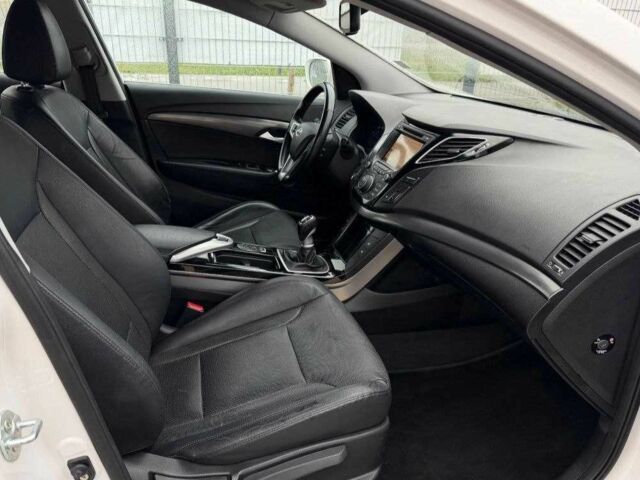 Білий Хендай і40, об'ємом двигуна 1.7 л та пробігом 104 тис. км за 8200 $, фото 19 на Automoto.ua