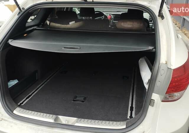 Білий Хендай і40, об'ємом двигуна 1.7 л та пробігом 184 тис. км за 11000 $, фото 6 на Automoto.ua