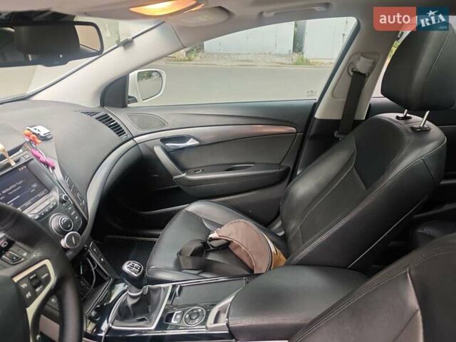 Белый Хендай и40, объемом двигателя 1.69 л и пробегом 235 тыс. км за 12900 $, фото 11 на Automoto.ua