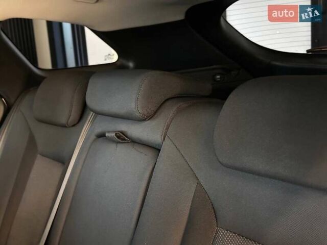 Белый Хендай и40, объемом двигателя 1.7 л и пробегом 288 тыс. км за 9300 $, фото 22 на Automoto.ua