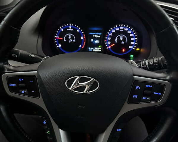 Білий Хендай і40, об'ємом двигуна 1.7 л та пробігом 228 тис. км за 9400 $, фото 8 на Automoto.ua