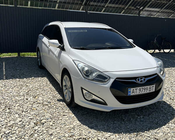 Белый Хендай и40, объемом двигателя 1.7 л и пробегом 258 тыс. км за 8999 $, фото 7 на Automoto.ua