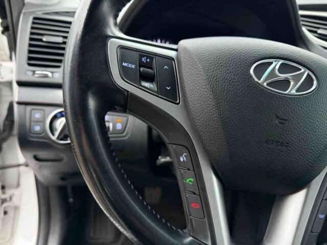 Білий Хендай і40, об'ємом двигуна 1.7 л та пробігом 104 тис. км за 8200 $, фото 14 на Automoto.ua