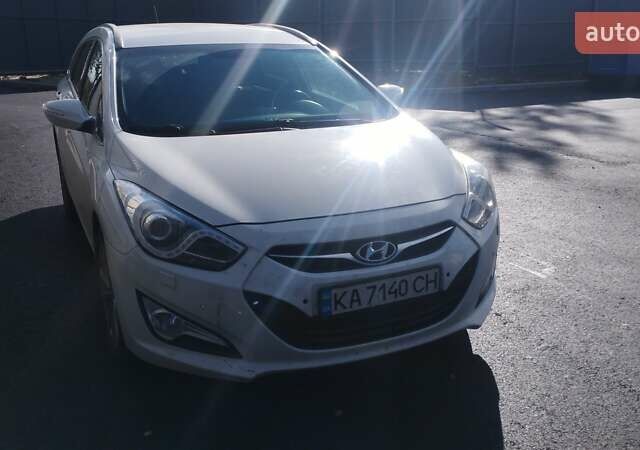 Білий Хендай і40, об'ємом двигуна 1.7 л та пробігом 184 тис. км за 11000 $, фото 4 на Automoto.ua