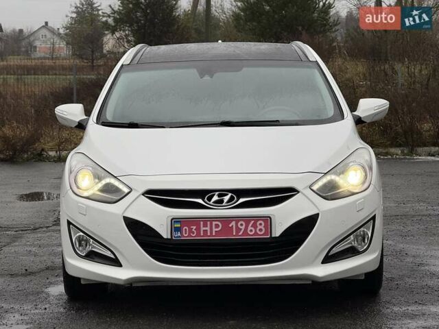 Белый Хендай и40, объемом двигателя 1.7 л и пробегом 209 тыс. км за 12500 $, фото 19 на Automoto.ua