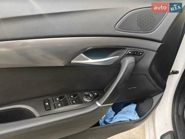 Белый Хендай и40, объемом двигателя 1.69 л и пробегом 235 тыс. км за 12900 $, фото 31 на Automoto.ua