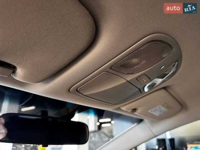 Белый Хендай и40, объемом двигателя 1.7 л и пробегом 288 тыс. км за 9300 $, фото 19 на Automoto.ua