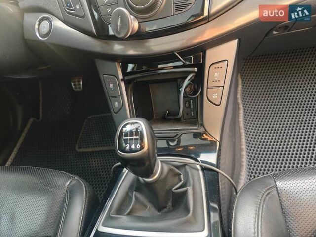 Белый Хендай и40, объемом двигателя 1.69 л и пробегом 235 тыс. км за 12900 $, фото 25 на Automoto.ua
