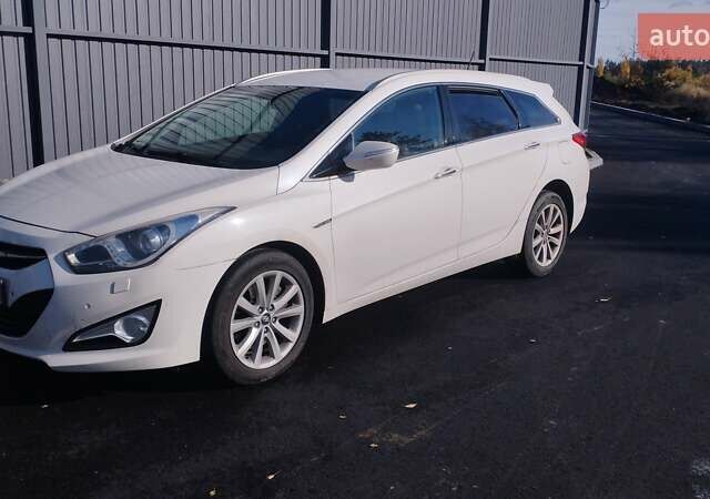 Білий Хендай і40, об'ємом двигуна 1.7 л та пробігом 184 тис. км за 11000 $, фото 1 на Automoto.ua