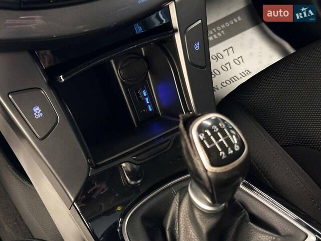 Белый Хендай и40, объемом двигателя 1.7 л и пробегом 288 тыс. км за 9300 $, фото 15 на Automoto.ua