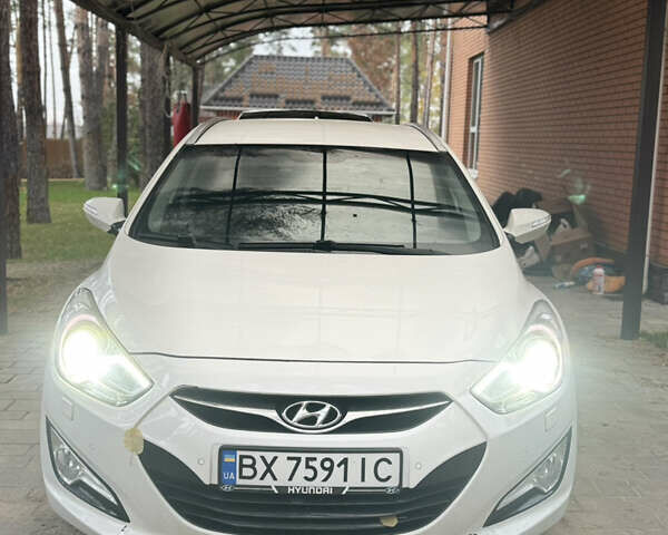 Білий Хендай і40, об'ємом двигуна 1.7 л та пробігом 228 тис. км за 9400 $, фото 1 на Automoto.ua