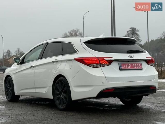 Белый Хендай и40, объемом двигателя 1.7 л и пробегом 209 тыс. км за 12500 $, фото 8 на Automoto.ua