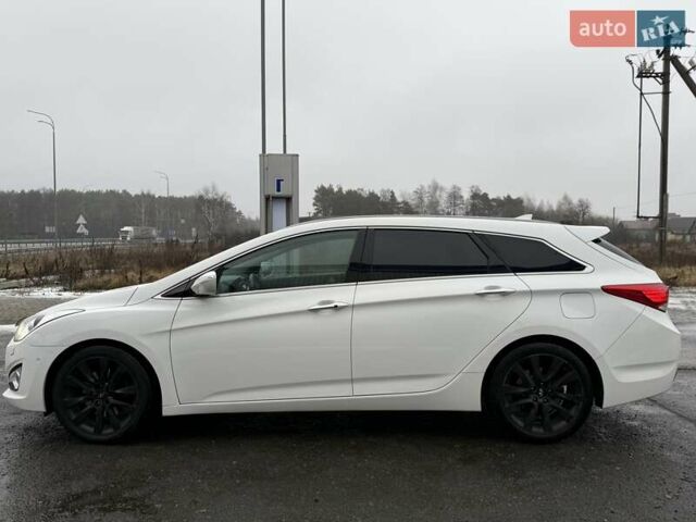 Белый Хендай и40, объемом двигателя 1.7 л и пробегом 209 тыс. км за 12500 $, фото 9 на Automoto.ua