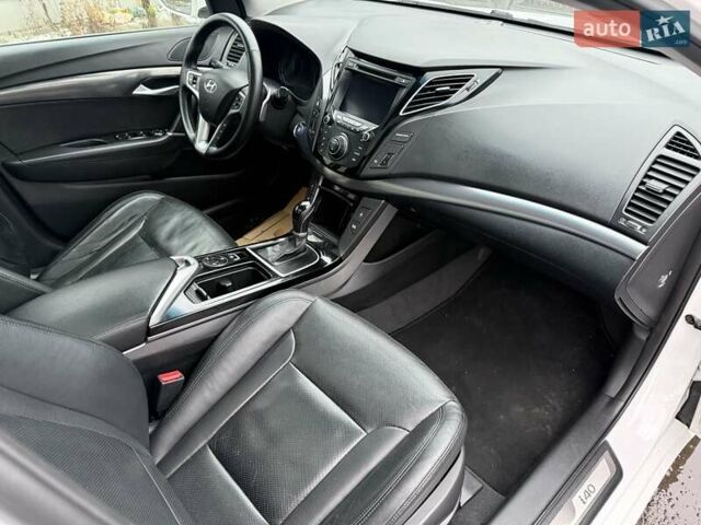 Белый Хендай и40, объемом двигателя 1.7 л и пробегом 209 тыс. км за 12500 $, фото 65 на Automoto.ua