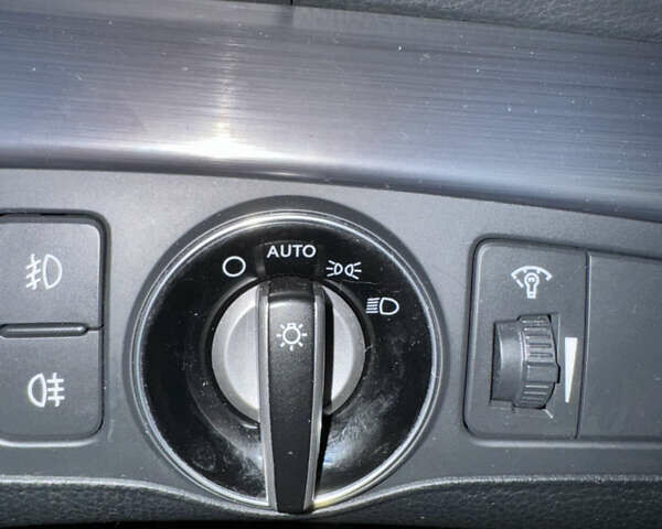 Білий Хендай і40, об'ємом двигуна 1.7 л та пробігом 228 тис. км за 9400 $, фото 9 на Automoto.ua