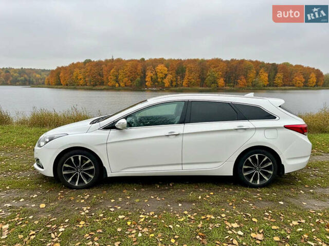 Белый Хендай и40, объемом двигателя 1.7 л и пробегом 191 тыс. км за 8111 $, фото 2 на Automoto.ua