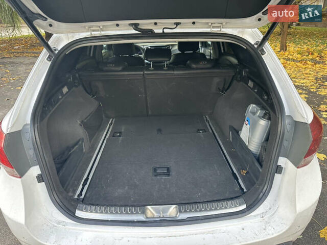 Білий Хендай і40, об'ємом двигуна 1.7 л та пробігом 190 тис. км за 8800 $, фото 40 на Automoto.ua