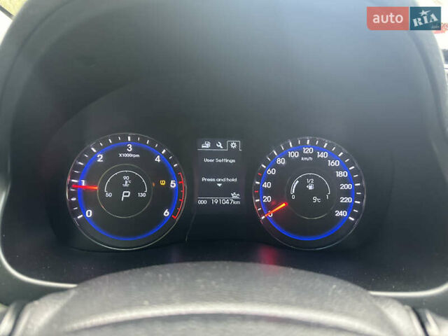 Белый Хендай и40, объемом двигателя 1.7 л и пробегом 190 тыс. км за 9000 $, фото 28 на Automoto.ua