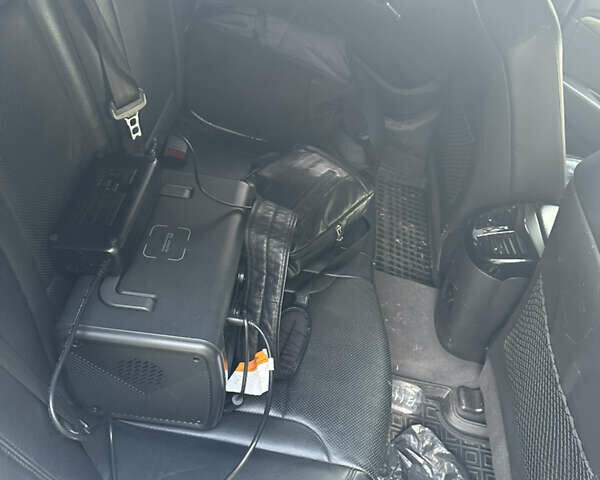 Белый Хендай и40, объемом двигателя 1.7 л и пробегом 190 тыс. км за 9200 $, фото 26 на Automoto.ua