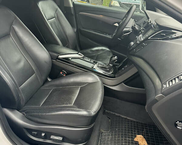 Білий Хендай і40, об'ємом двигуна 1.7 л та пробігом 190 тис. км за 8800 $, фото 25 на Automoto.ua