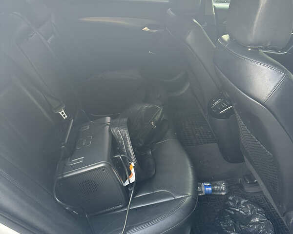 Белый Хендай и40, объемом двигателя 1.7 л и пробегом 190 тыс. км за 8999 $, фото 25 на Automoto.ua